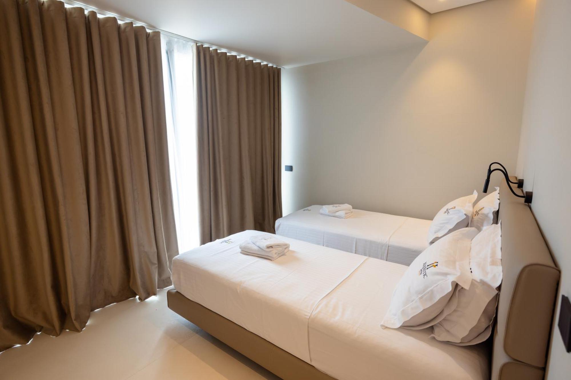 Hotel Majestic Radhimë المظهر الخارجي الصورة