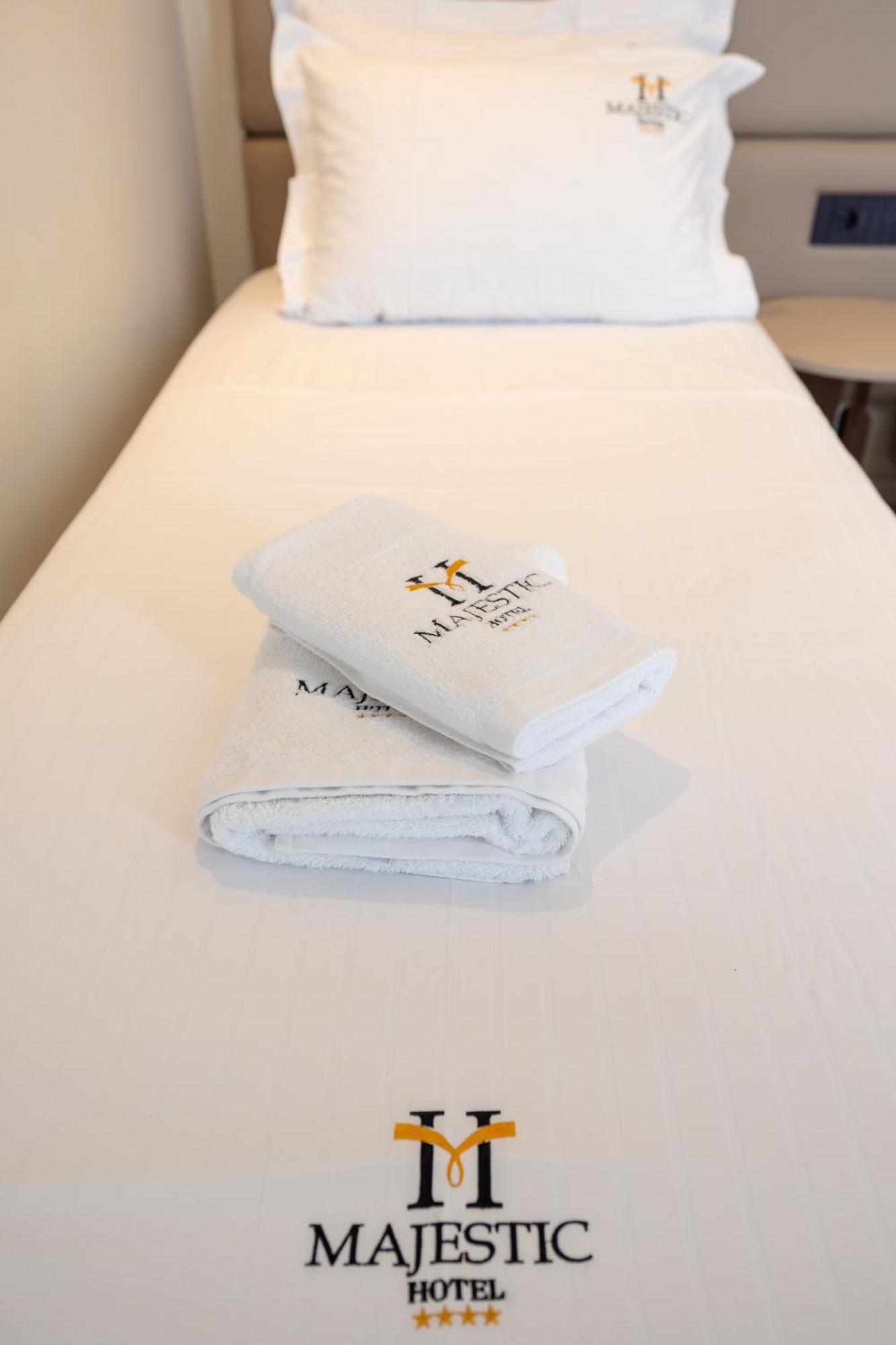 Hotel Majestic Radhimë المظهر الخارجي الصورة