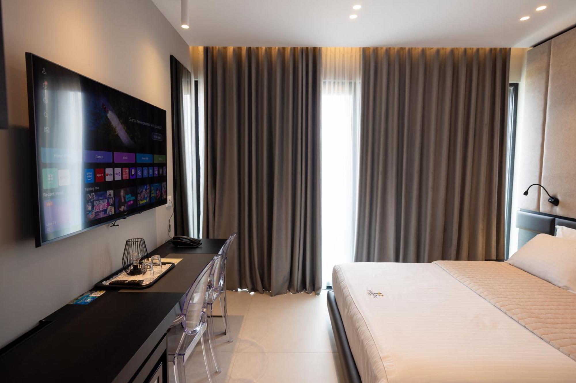 Hotel Majestic Radhimë المظهر الخارجي الصورة