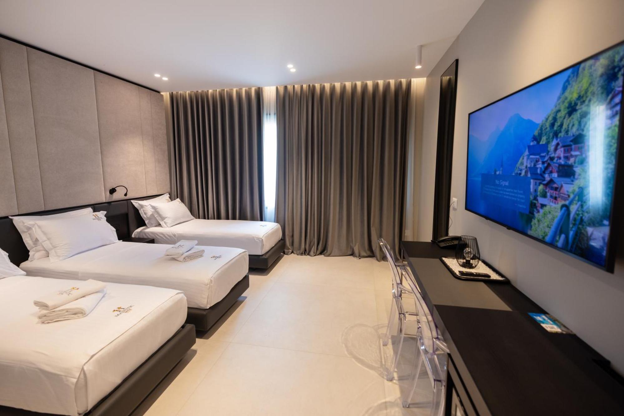Hotel Majestic Radhimë المظهر الخارجي الصورة