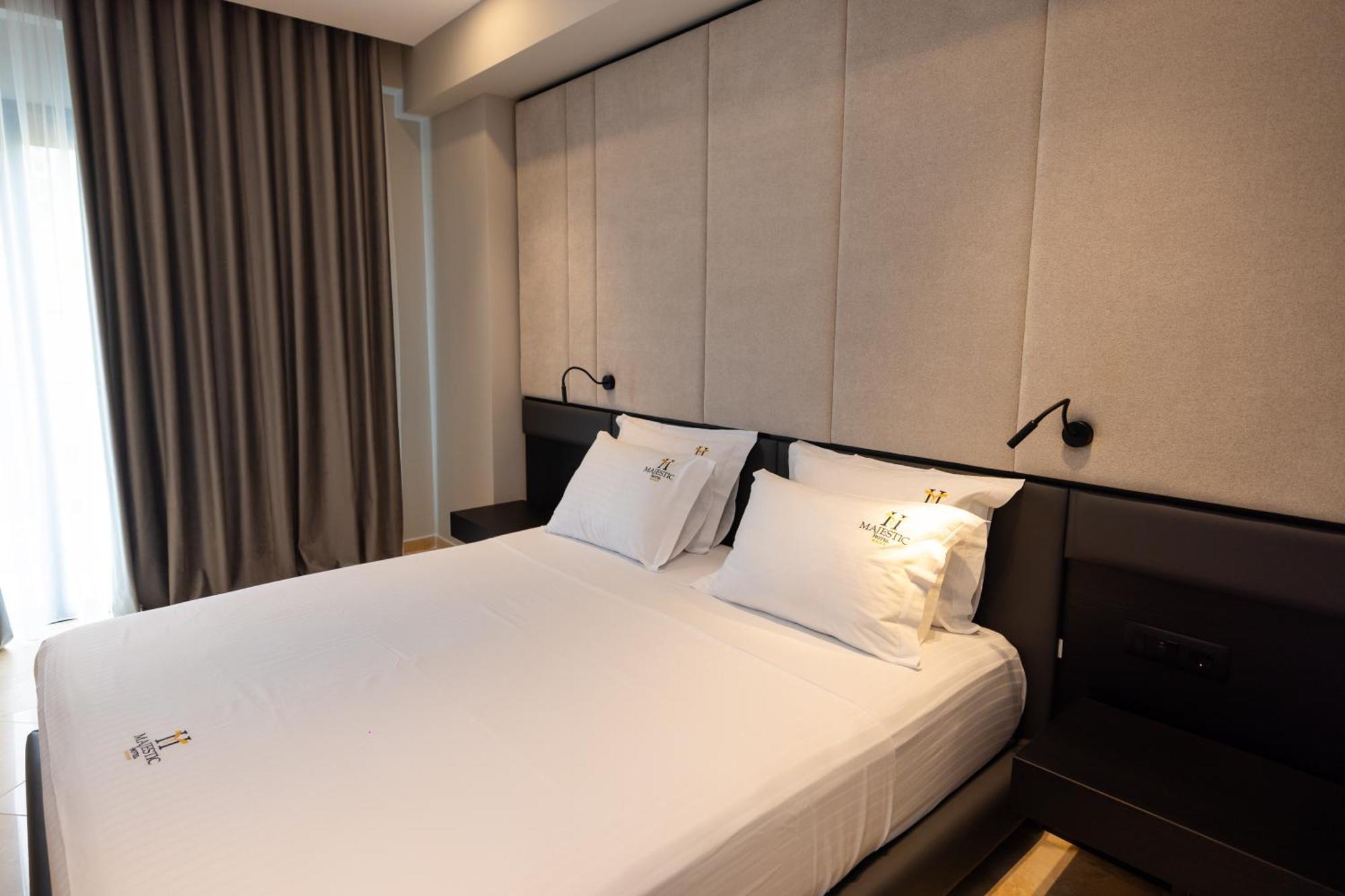 Hotel Majestic Radhimë المظهر الخارجي الصورة