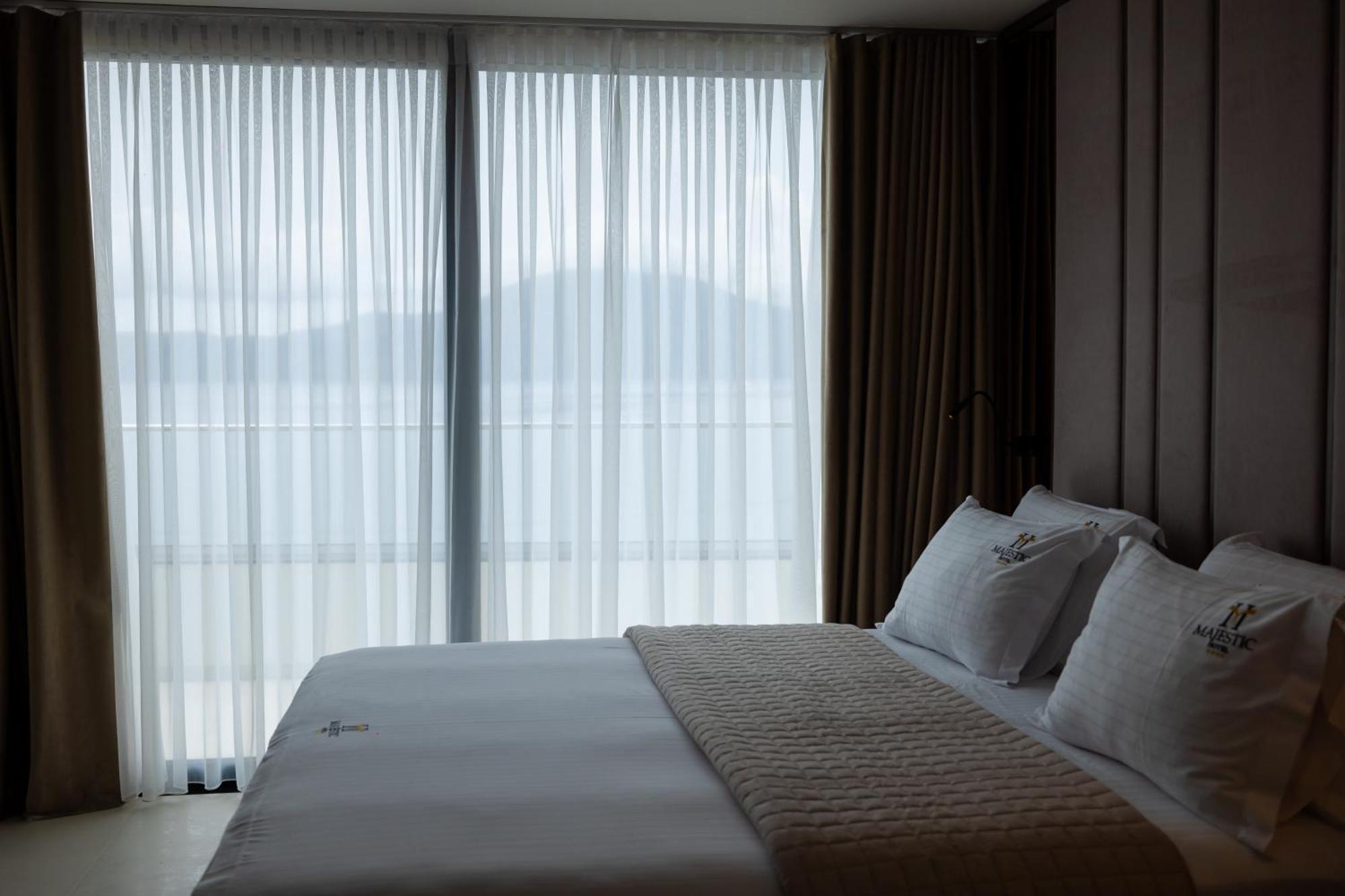 Hotel Majestic Radhimë المظهر الخارجي الصورة