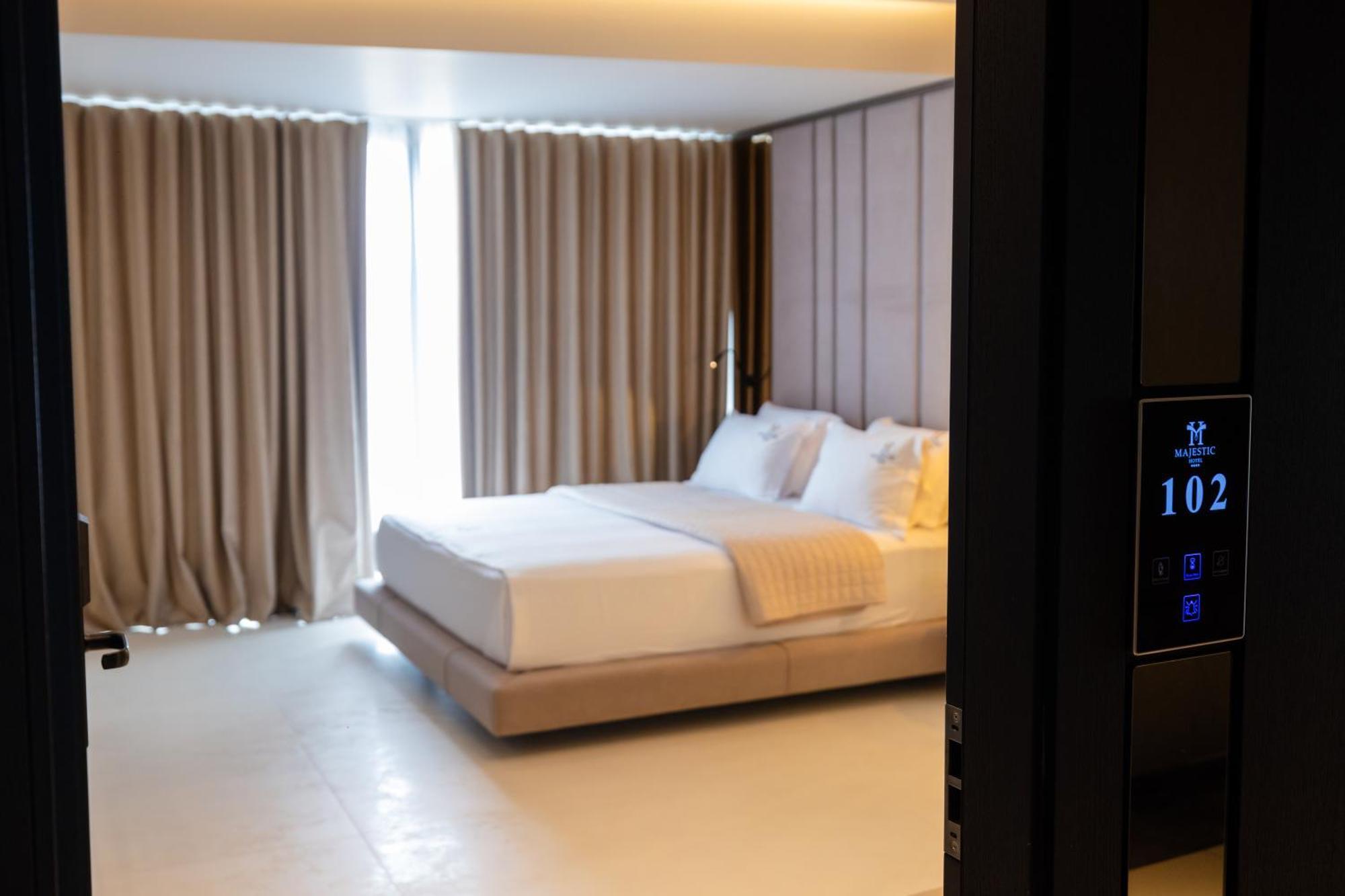 Hotel Majestic Radhimë المظهر الخارجي الصورة