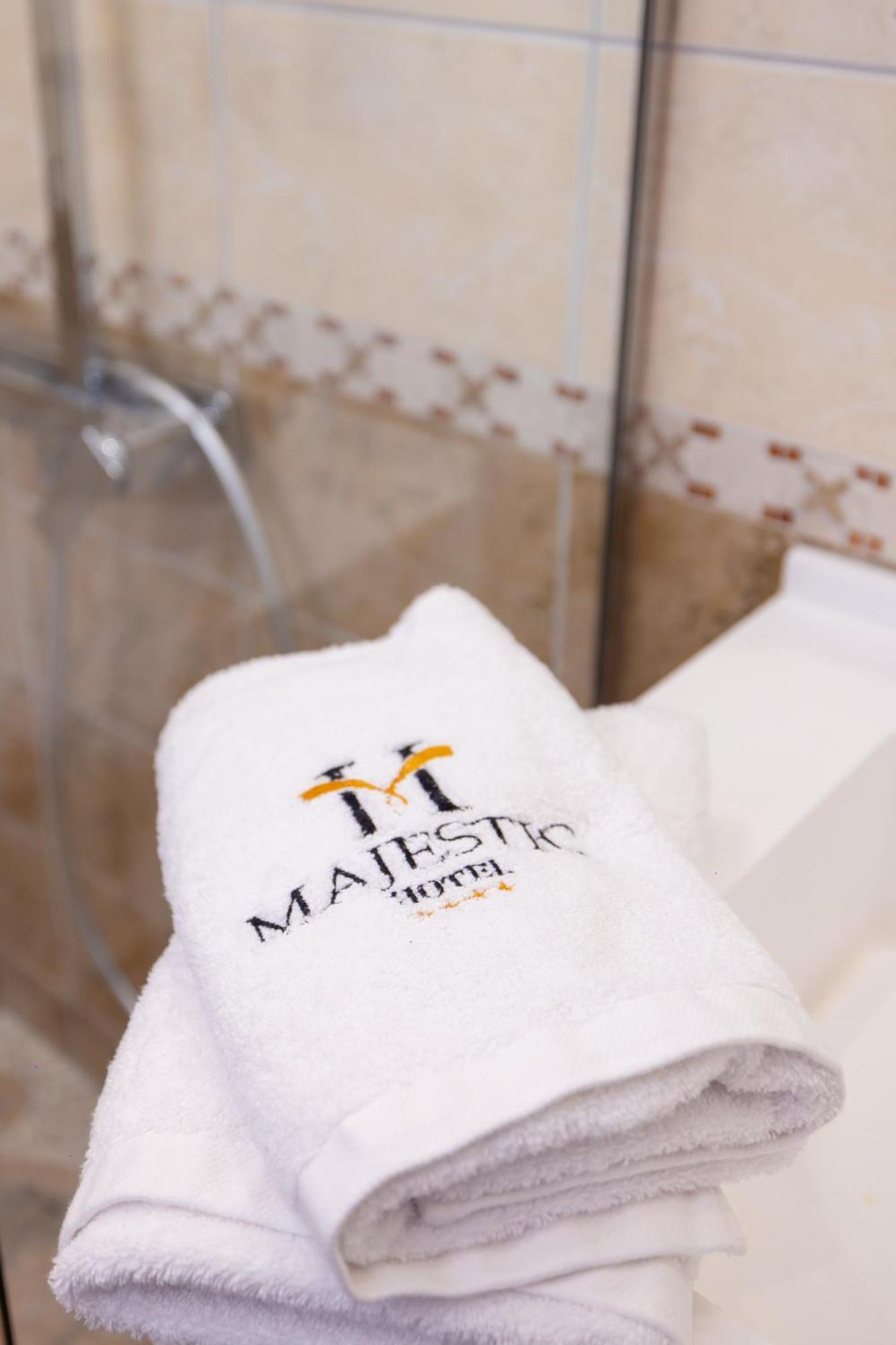 Hotel Majestic Radhimë المظهر الخارجي الصورة