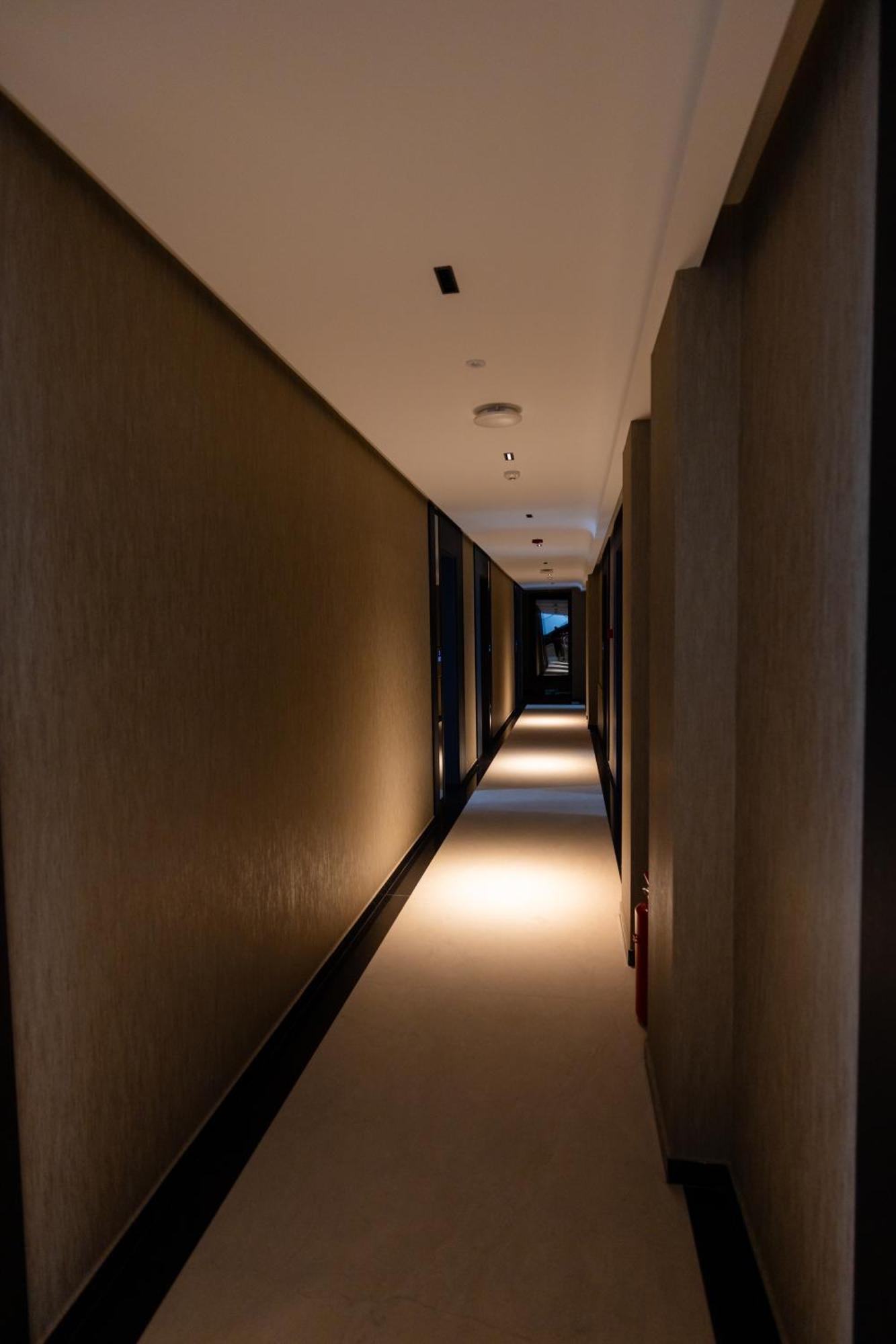 Hotel Majestic Radhimë المظهر الخارجي الصورة